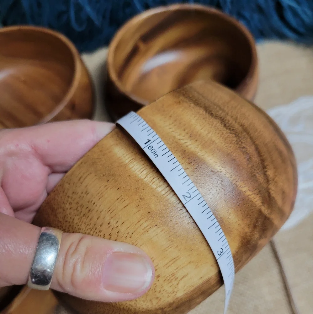Lot of 4 vintage acacia wood 6 ×3 bowls - Picture 4 of 12